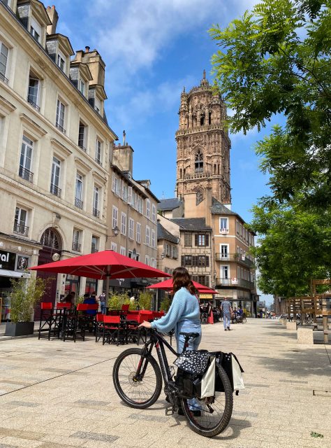 Place de la cité, Rodez- Muriel Hennessy Tourisme Aveyron