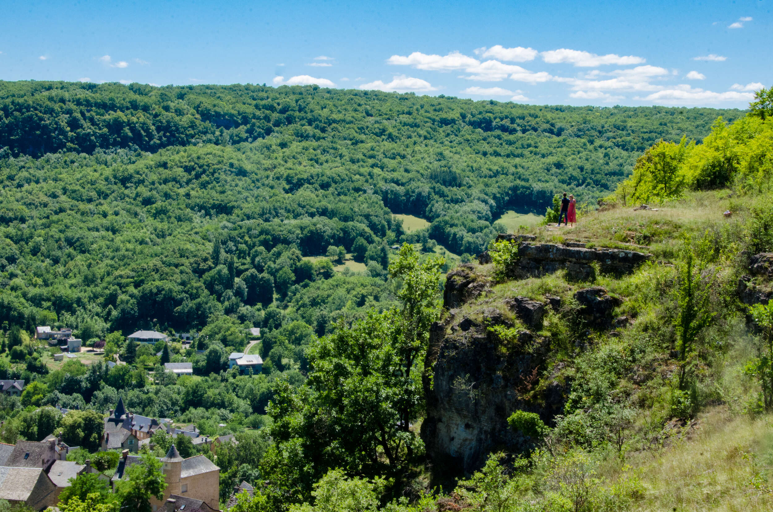Sur les hauteurs de Salles-la-Source-© M. Hennessy - Aveyron Attractivité Tourisme